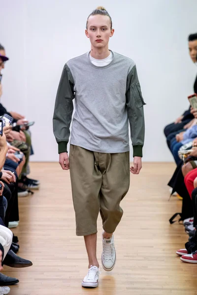Look 19